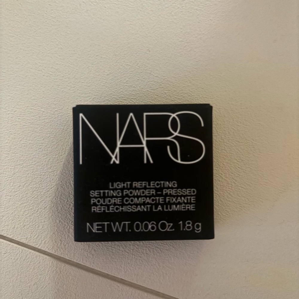 NARS light reflecting pressed setting powder.